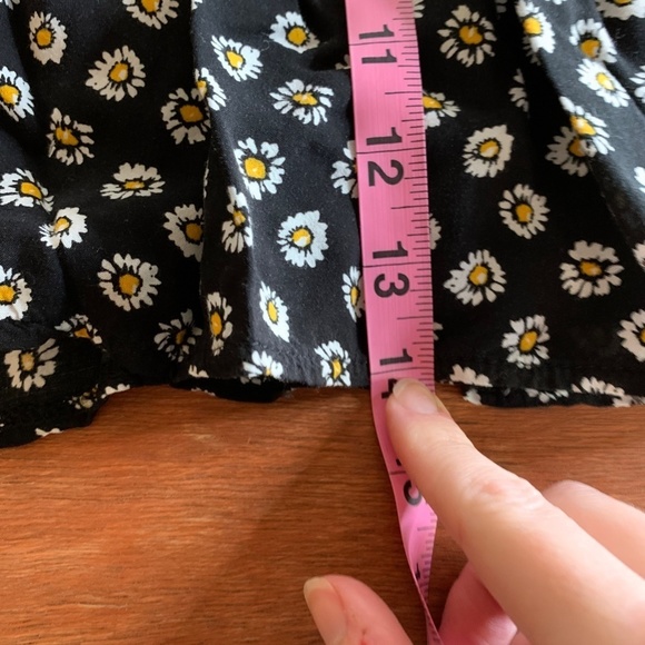 Brandy Melville Black And Daisy Skirt One Size Fits All *See Measurements (1250) - Picture 9 of 9